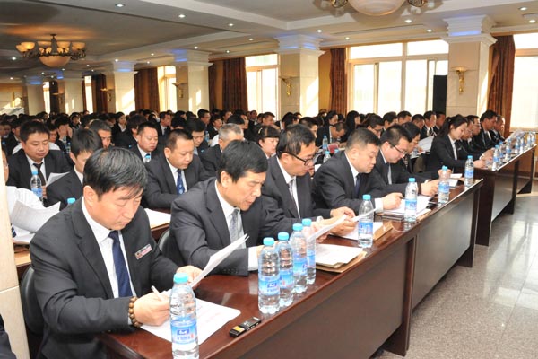 ����333�����ɷݹ�˾�ٿ�2014��ȡ���ս���������ȡ��Ͷ������������