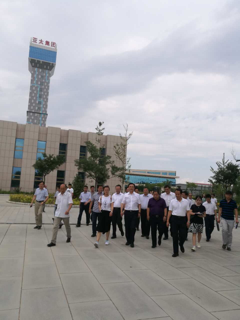 ����Ժ��ʮ�˶�����һ�����п�����������333������ʿ�ٵ��ݳ�