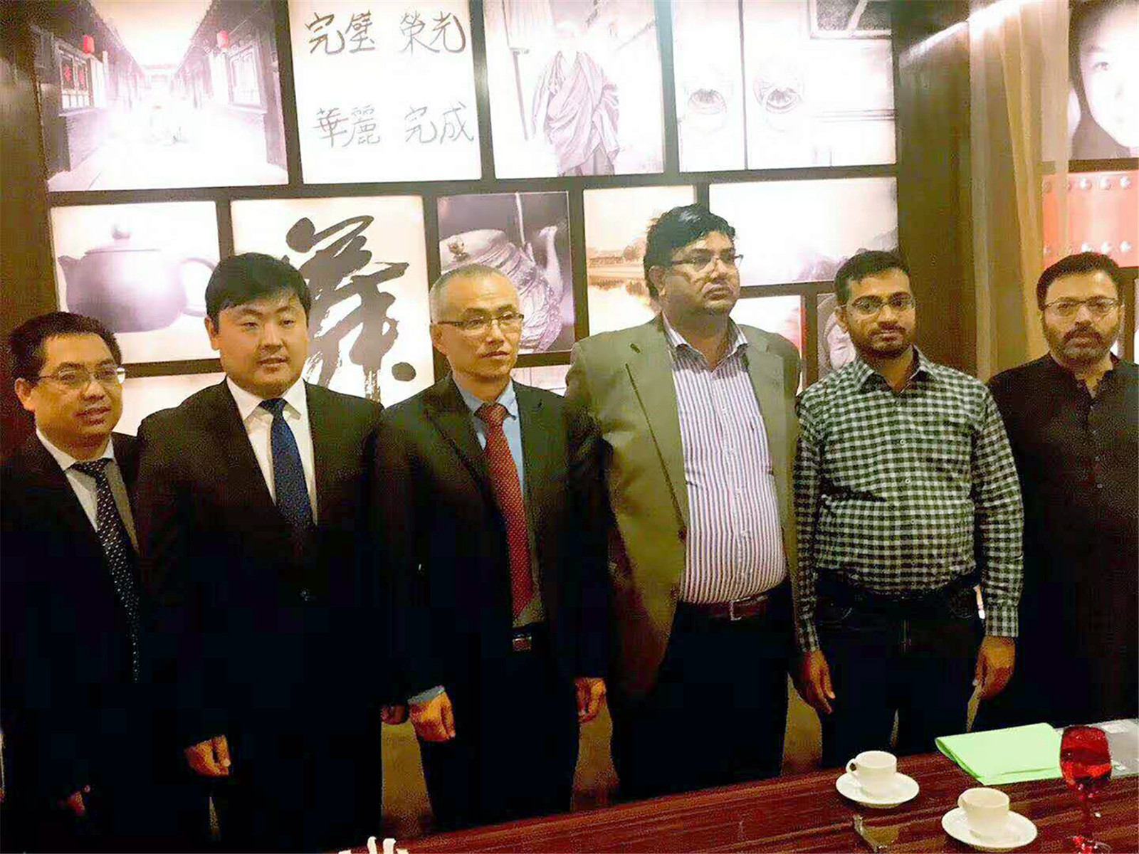 ������Ӯ333������ʿ�ٸ��ͻ�˹̹�г���չ˳���ƽ����������׵�ǩԼ100̨��