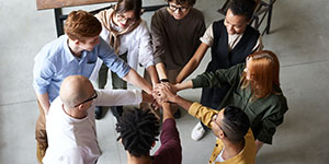 ���Ϊ333����������Ե����������333����Ϊ��ᴴ����ֵ�����������г�Ӫ��Ϊ��ͷ����������Ϊ�г��ṩһ����Ʒ�������������г������������������������������ҵ���ж���ᣬ����������֪��Ļر��ذ�Ա�����������������ε���ҵ������������ʱ���Ľ����������������Ŷӣ���������������..